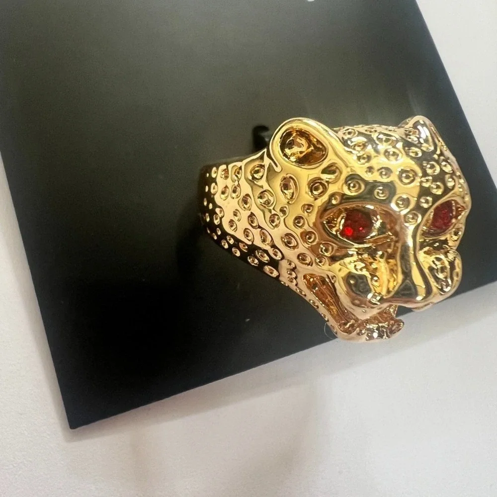 G by Guess Red Eye Jaguar Ring Size 11‎